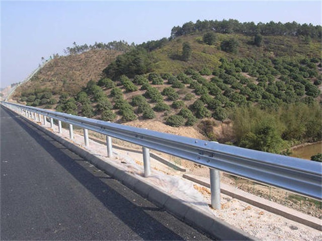 鄂尔多斯高速公路波形护栏板